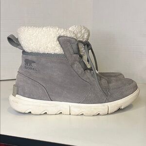 Sorel Gray Winter Boots with White Lining